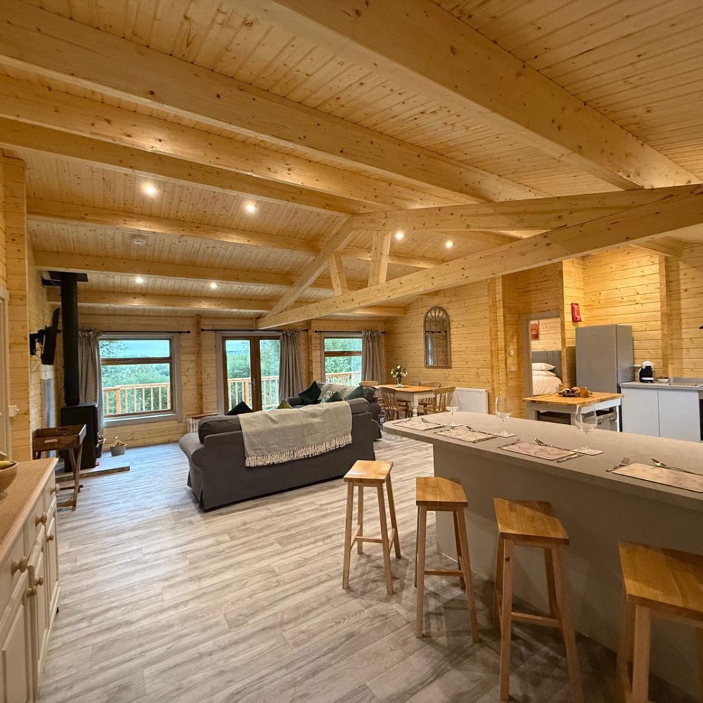 f12c67a2-b4e3-4568-87bd-7f65f0-square